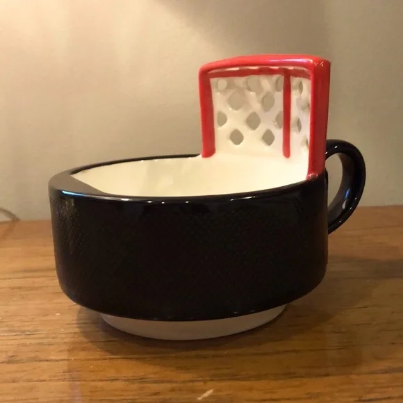 Hockey Goal mug 14 oz capacity FDA & Prop-65 compliant, dishwasher safe, ceramic - Picture 2 of 3